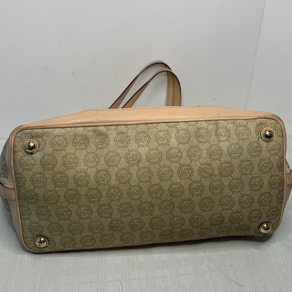 Michael Kors signature tote - Picture 5 of 10